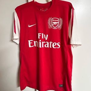 Flying Arsenal sports jersey MENS large